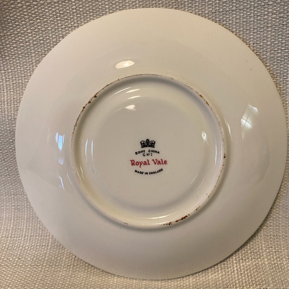 Vintage 1950s Royal Vale Bone China Tea Cup & Saucer #8611 - Picture 8 of 8